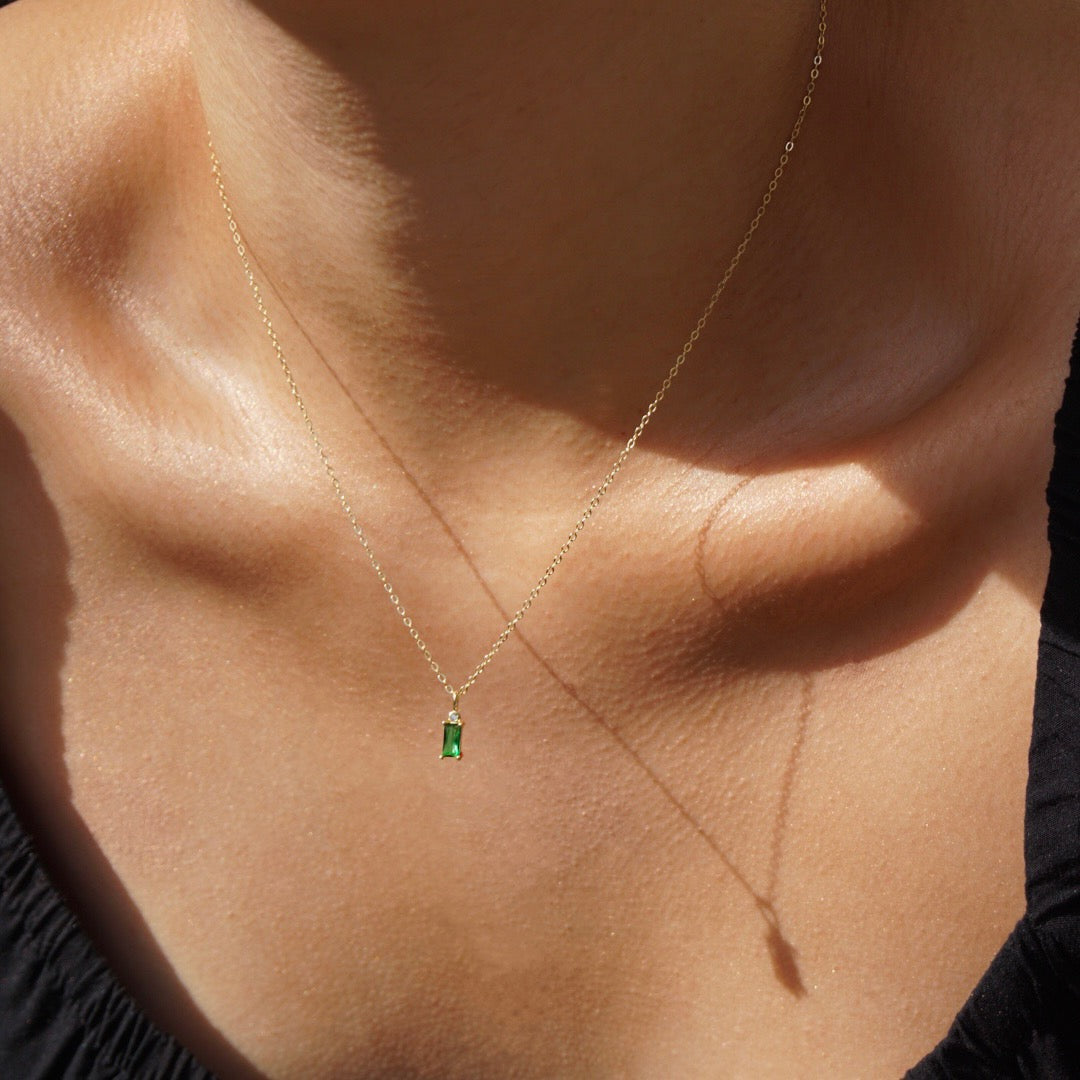 Simple Ultra Light Weight Emerald Necklace